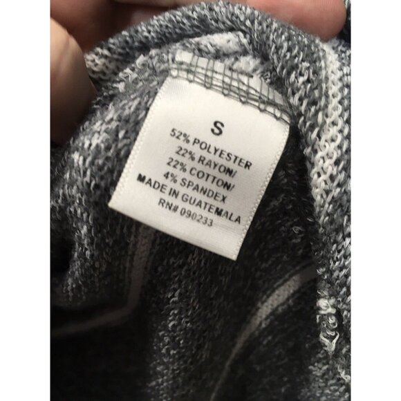 V-Neck Sweater Women Size Small Gray Stripe V-Neck Casual Basic Preppy Staple - Picture 4 of 6